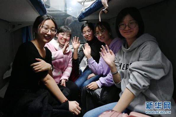 凝心铸师魂 立德育新人——以习近平同志为核心的党中央关心教师队伍建设纪实