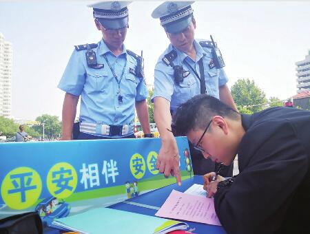 历下交警：紧贴民意 创新执法