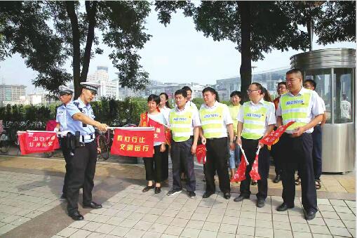 历下交警：紧贴民意 创新执法