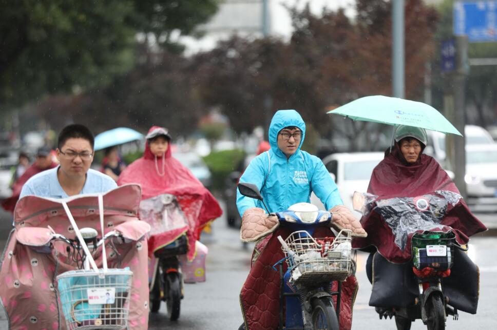 秋雨送爽 赶走“秋老虎”