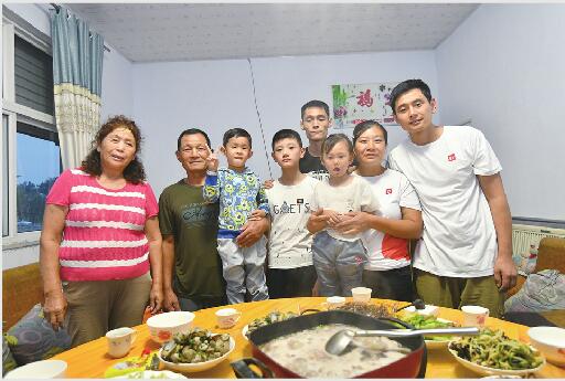 记者探访“利奇马”过后章丘村民的第一个中秋 重返家园庆团圆:日子还得照常过