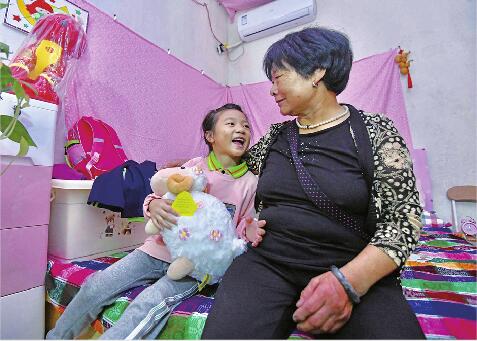 “小学新生”乐乐的第一个中秋 收到珍贵礼物“独立空间”