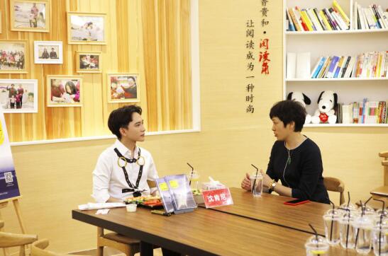 沈肯尼《我听见你的孤独：新月》济南读者见面会 人气火爆