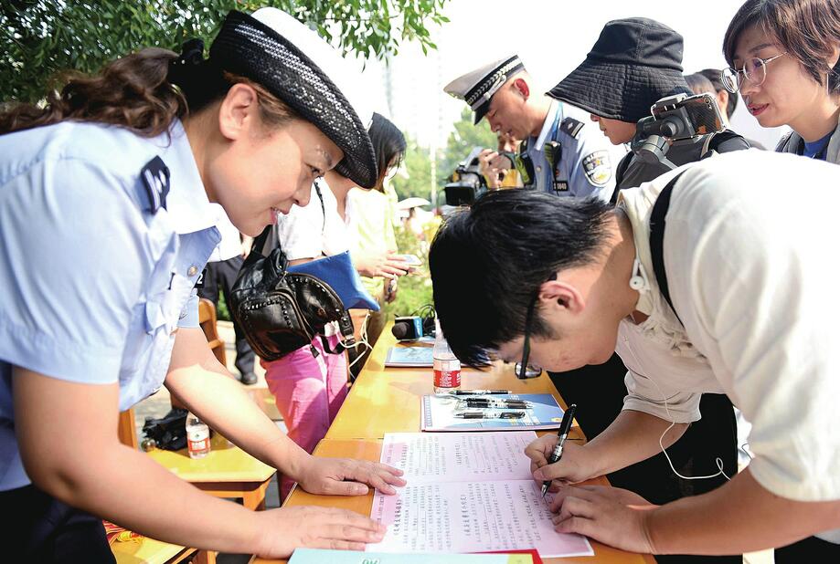 济南交警开出“自选罚单”，市民怎么说？