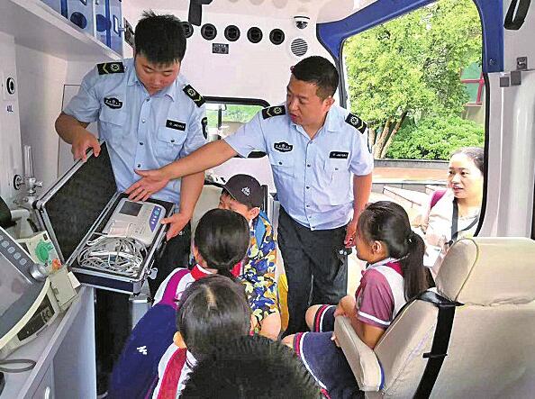 济南市急救中心的急救员：与时间赛跑 他们“救”在身边