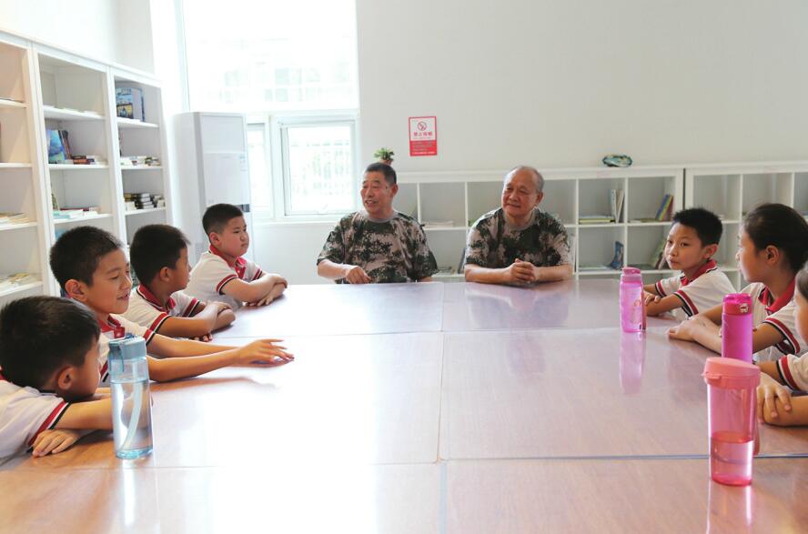 听老兵讲故事重温峥嵘岁月