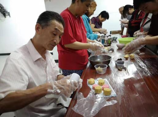 百名青年记者走基层丨西市场街道北大东街社区举办“我们的节日•中秋”主题活动