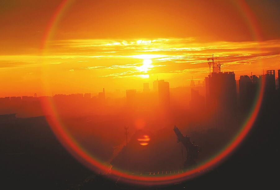 霞光满天醉泉城