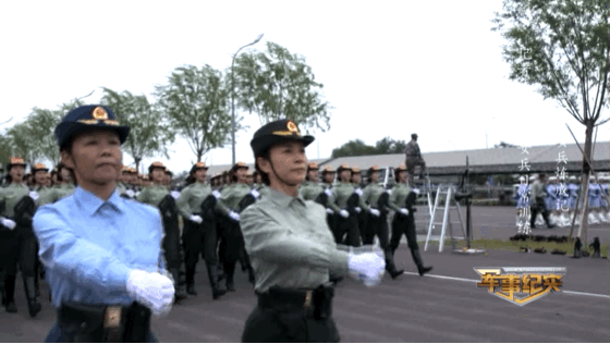 国庆阅兵女兵方队女将军身份披露：她是山东人，系新中国第一位女师长