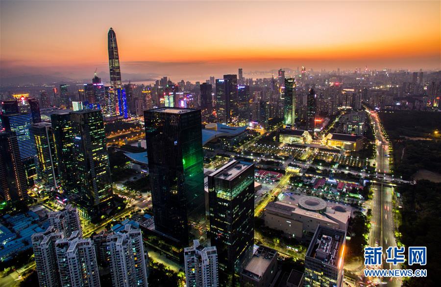 中国道路越走越宽广——社会主义中国实践启示录