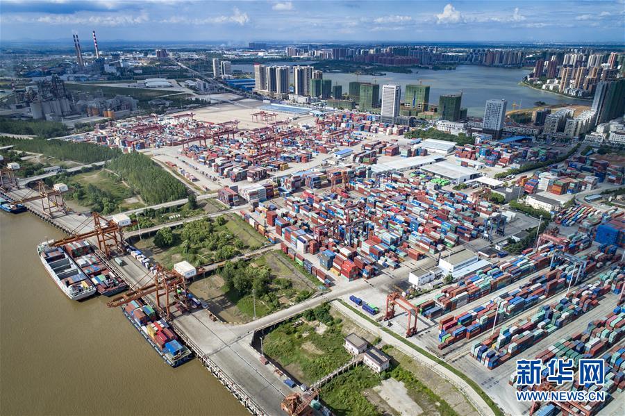 中国道路越走越宽广——社会主义中国实践启示录