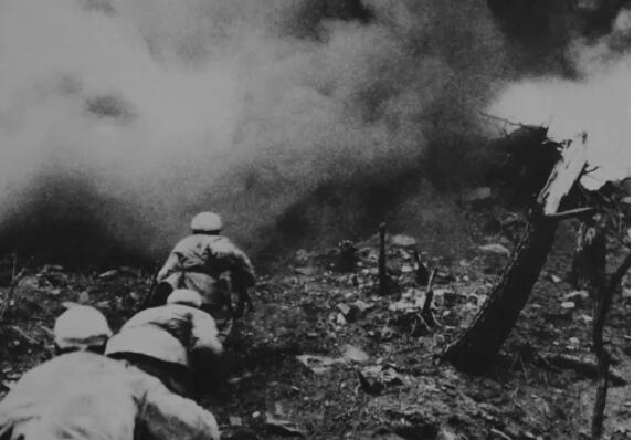 94岁老英雄回忆上甘岭：撤下阵地时，很多战友再也没回来…