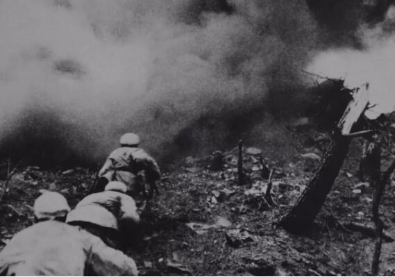 94岁老英雄回忆上甘岭：撤下阵地时，很多战友再也没回来…