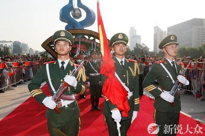 庆祝中华人民共和国成立70周年 山东省升国旗仪式隆重举行