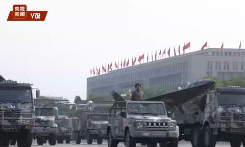 战场奇兵丨无人装备接受检阅