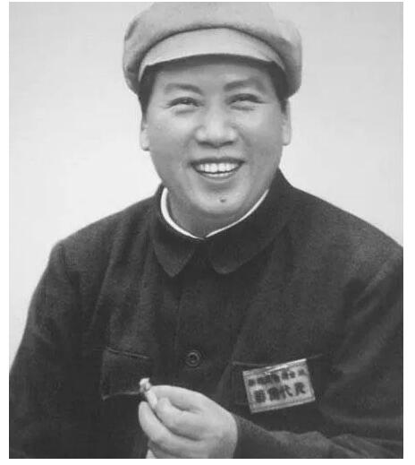 【科普】70年前，我们的国歌、国旗、国徽、纪年、国号是怎么产生的？与统一战线相关！