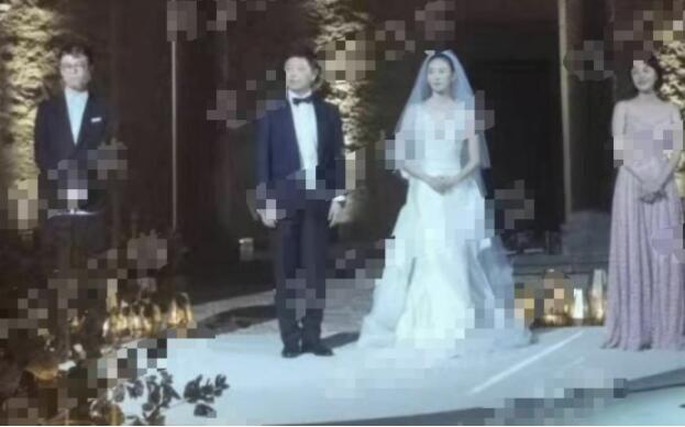 演员童瑶被曝国外完婚？与大17岁男友相恋超过7年