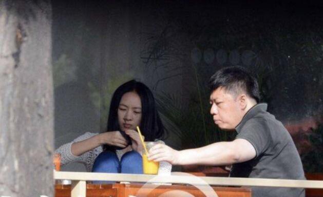 演员童瑶被曝国外完婚？与大17岁男友相恋超过7年