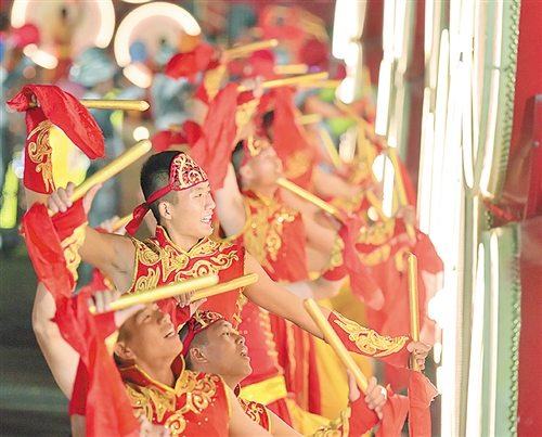 绚丽焰火绽放首都夜空