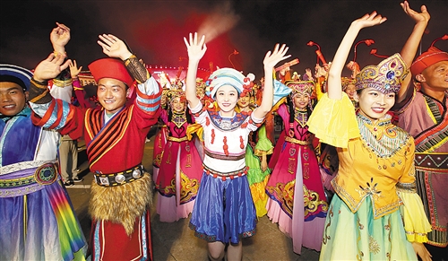 绚丽焰火绽放首都夜空