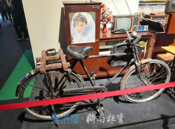 七旬老党员：从“家国同梦70年”成就展看到了三涧溪70年的缩影