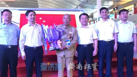 济南历城九旬老兵国庆致敬方阵观礼归来：国家没忘记我们