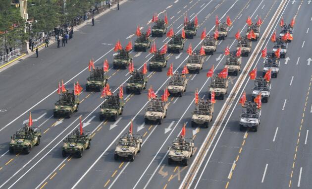 这场国之大典，给14亿中国人上了“三堂课”