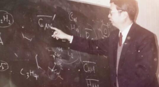 为祖国健康工作70年，92岁还在坚持打卡上班！他是时代楷模，更是人生榜样！