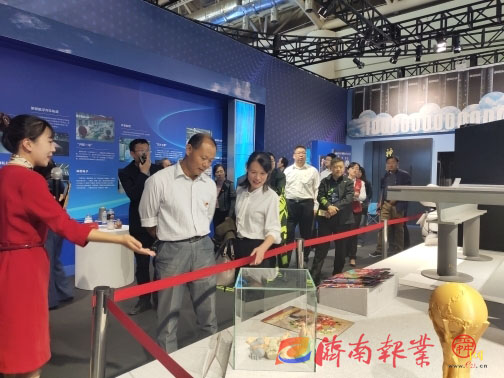 “家国同梦70年成就展”:延期让83岁老济南“圆梦”