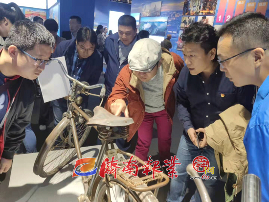 【家国同梦70年】济南70年发展成就展引泉城市民争相前往