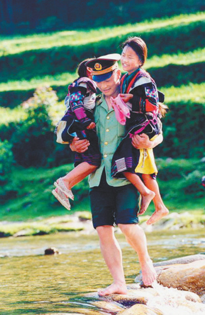 爱心润春蕾  花开别样红