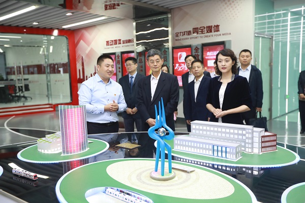 市大数据局与济南日报报业集团举行战略合作签约仪式 共同推动“数字济南”长足发展