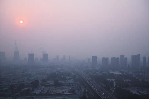 济南发布重污染天气橙色预警 今天零时起部分企业限产限停