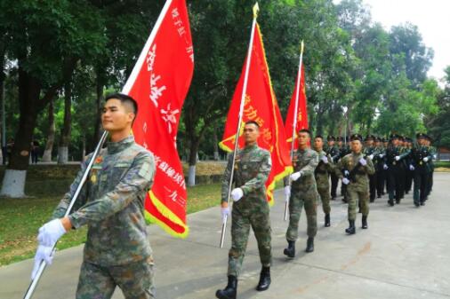 28发子弹消灭23个敌人！一面面鲜红的战旗在战火洗礼中傲然挺立