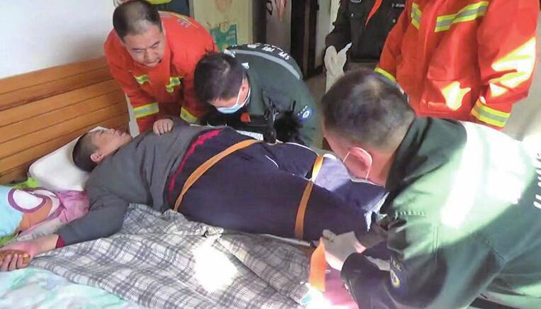 [温暖泉城] 小伙脚扭伤难移动消防急出动施援手