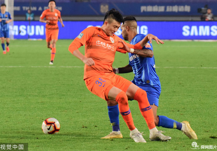 谁能写出这剧本？9人鲁能绝平苏宁 戴琳三年首进球得张红牌也值了