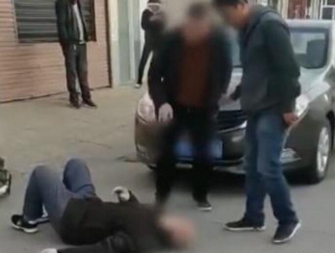 什么仇怨?醉驾撞老人踹29脚 