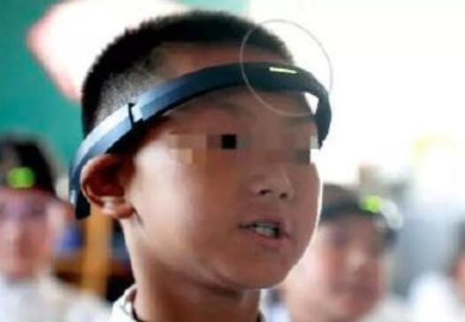 侵犯隐私权吗?小学生戴头环走神 学校变