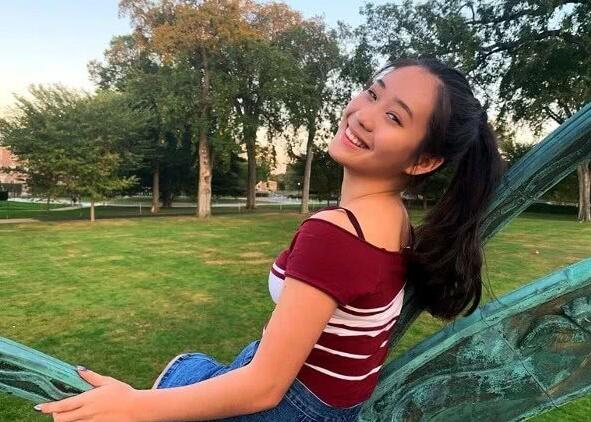 李连杰俩女儿大量私照曝光,被帅哥亲密搂腰疑恋情曝光