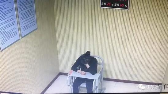 暴力催婚!母亲暴打30岁女儿到底怎么回事?真实原因没这么简单
