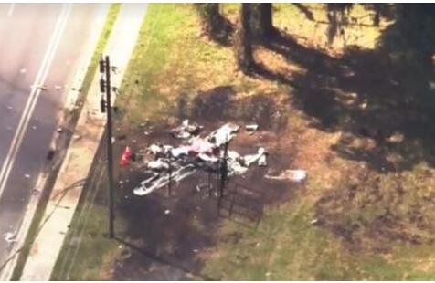 怎么发生的?美国飞机撞汽车具体详情 飞机紧急降落公路撞汽车