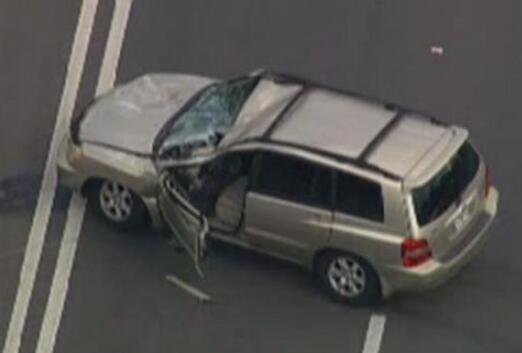 怎么发生的?美国飞机撞汽车具体详情 飞机紧急降落公路撞汽车