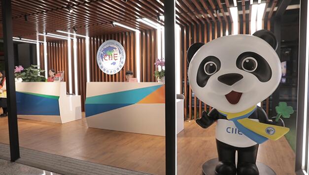 “一年间,我们更从容!”这份来自虹桥机场的报告请收好!70秒看进博会(14)