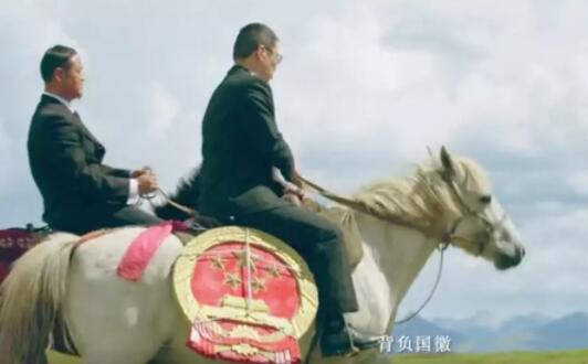 他们工作的剪影，带来一场热泪盈眶的感动