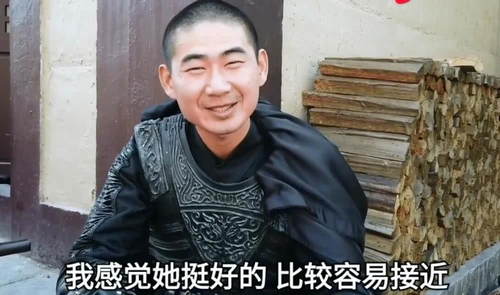 群演大赞赵丽颖：每天在剧组 经常请大家喝饮料