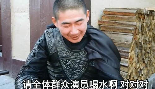 群演大赞赵丽颖：每天在剧组 经常请大家喝饮料