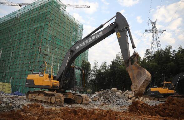 跨省联动,双城直播!济南报业全媒体走进湘西十八洞村