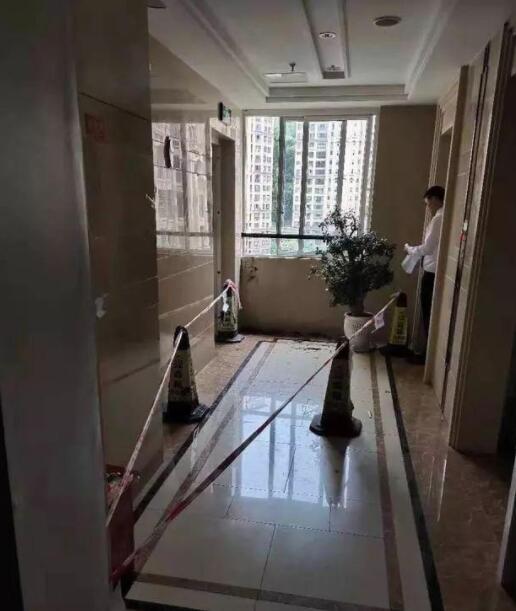 26岁美女教师跳楼身亡，生前语音曝光：被按在地上掐脖子