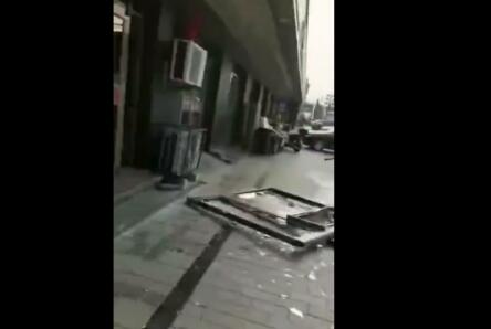 突发：北京房山良乡一饭馆发生液化气爆燃 已有3人受伤