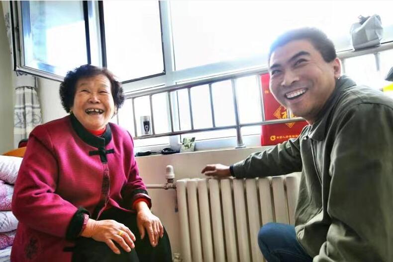 [温暖泉城] 小区有个贴心“男保姆”